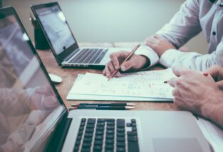 Whether you are a first-time investor or have been investing for years, having a financial advisor providing advice can be invaluable. Their expertise and experience can help you make intelligent financial decisions
